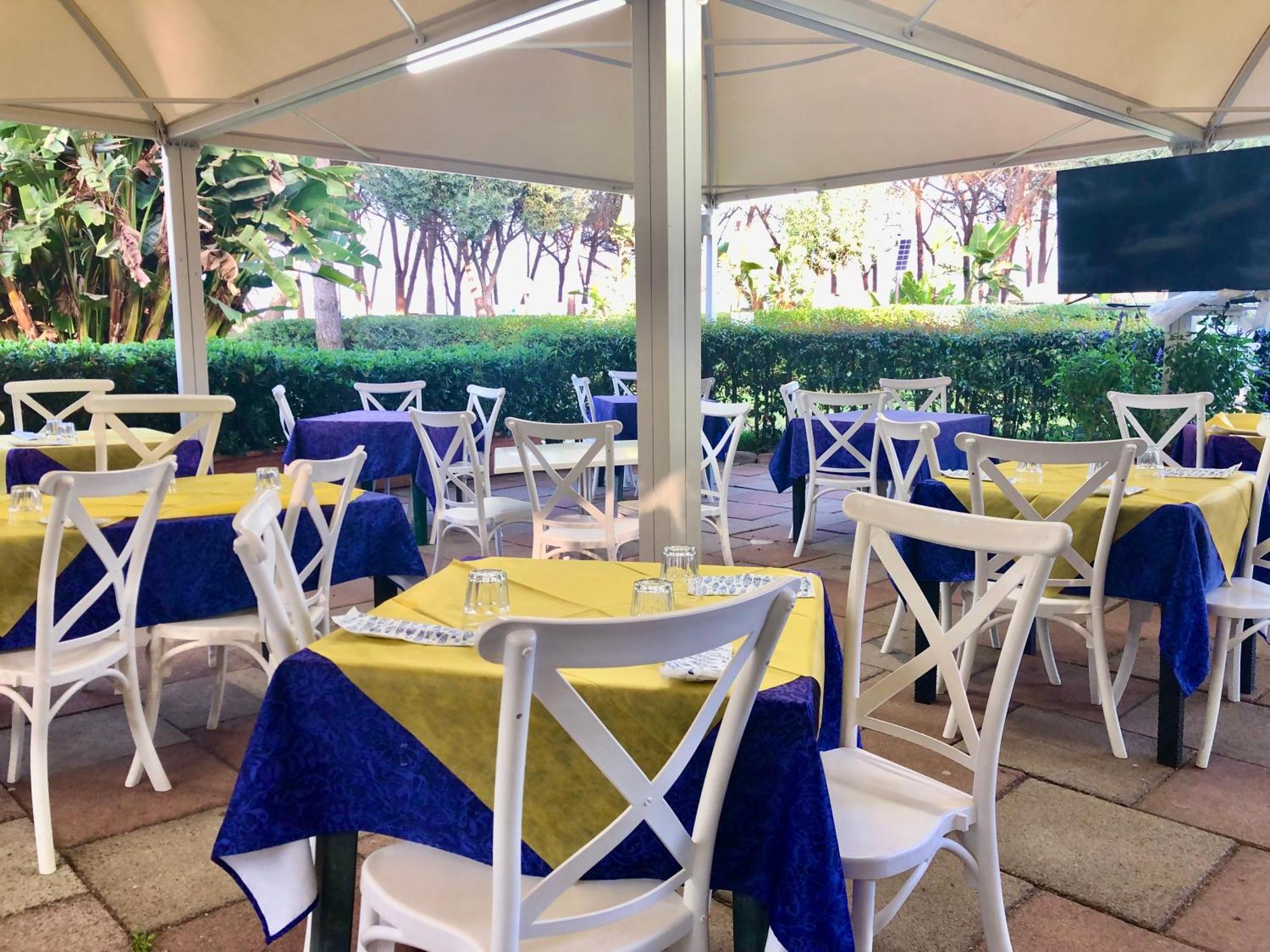 Camping Cala D'Ostia Pula Exterior foto